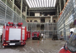 Пожар на стройплощадке ЕХРО: загорелись кровля и утеплитель