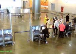 Школьница обошла систему безопасности аэропорта Внуково (ВИДЕО)