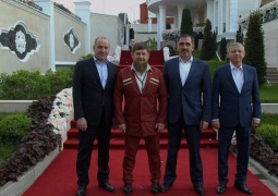 Кенес Ракишев был в числе почетных гостей на свадьбе у племянника Рамзана Кадырова (ВИДЕО)
