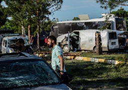 Заминированный автомобиль взорвался на юго-востоке Турции, есть погибшие