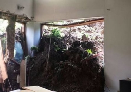 Оползень, сошедший в посёлке Алатау под Алматы, разрушил дом