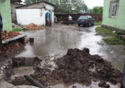 В Алматы из-за обильных дождей произошло 402 подтопления