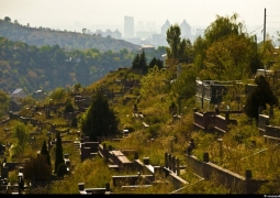  В Алматы построят новые кладбища