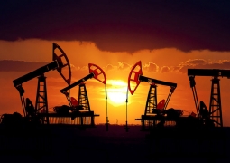  Мировые цены на нефть опустились ниже $50 за баррель 