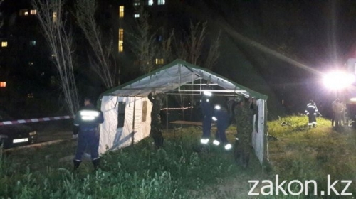 В Алматы многоэтажка может повторить судьбу "Бесобы", спасатели эвакуируют жителей