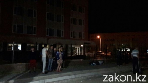 В Алматы многоэтажка может повторить судьбу "Бесобы", спасатели эвакуируют жителей