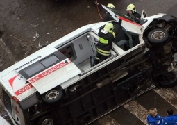 Крупное ДТП с участием "скорой" произошло в Астане: 8 человек пострадали 