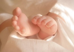 В Актобе родился ребёнок с четырьмя ногами, ещё один – с ластами вместо рук и ног