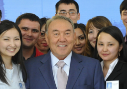 Нурсултан Назарбаев: Чтобы молодежь любила свою родину, родина должна быть достойна