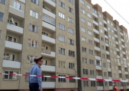 Накренившуюся многоэтажку в Алматы сносить не будут 