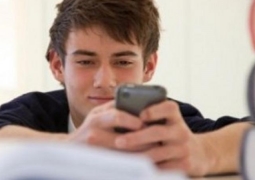 В школах Шымкента намерены запретить использование смартфонов