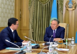 Нурсултан Назарбаев поручил Нацбанку разъяснить ситуацию с курсом тенге 