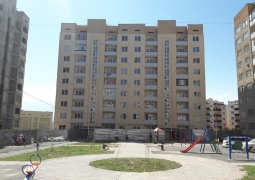 Жители еще одной накренившейся многоэтажки в Алматы рассказали об условиях проживания