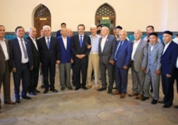 Карим Масимов встретился со старейшинами и представителями интеллигенции в Туркестане