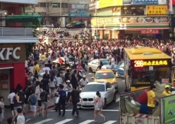 В гонке за покемоном обезумевшая толпа устроила давку в Тайване (ВИДЕО)