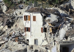 Землетрясение в Италии: число погибших возросло до 281 