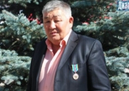 В Актобе наградили Куаныша Карасартова, задержавшего террориста 5 июня