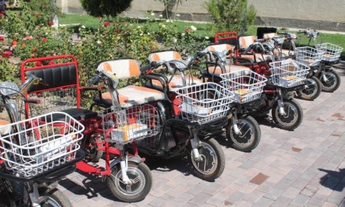 В городе Кентау 20-ти людям с ограниченными возможностями вручены электронные коляски 