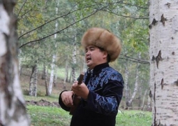 Мухтар Ниязов завоевал гран-при в конкурсе акынов на Играх кочевников