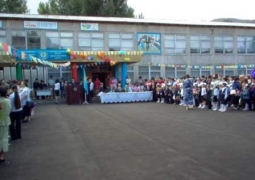 Директор гимназии лишилась должности из-за отказа принимать первоклассников в Алматинской области 