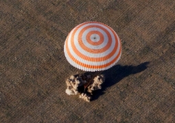 Трое членов экипажа МКС приземлились в Карагандинской области