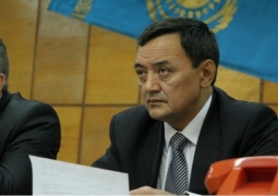 Мажилисмен Тиникеев возмущен размером минимальной зарплаты в Казахстане