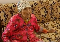 В Алматы буйная 100-летняя пациентка изводит врачей 
