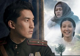 Алия Назарбаева не сдержала слез на премьере фильма «Дорога к матери»