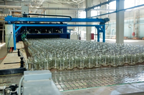 Южно-казахстанское предприятие может выпускать до 100 млн бутылок и банок в год