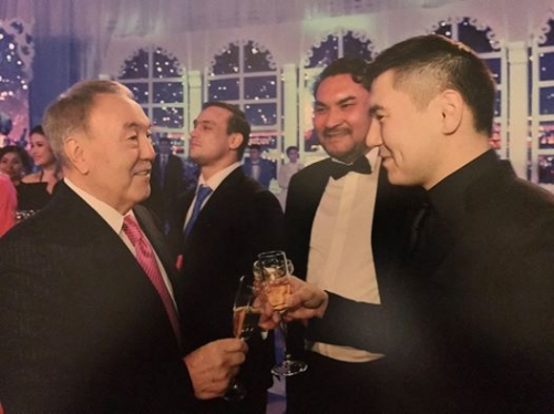 Айсултан Назарбаев пообещал казахстанцам ЧМ по футболу