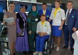 Президент  Татарстана Рустам Минниханов вручил подарки Паралимпийской чемпионке