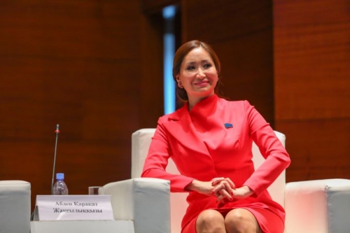 Известные женщины Казахстана поделились жизненным опытом со студентками Астаны 