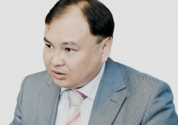Работники сферы услуг должны владеть и казахским и русским языками, - Ерлан Саиров