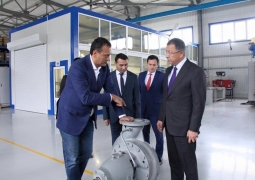 Жансеит Туймебаев посетил промышленные предприятия Шымкента