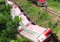 53 человека погибли в результате крушения поезда в Камеруне