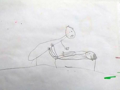 Родители девочки по рисункам узнали о ее изнасиловании