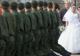 Доплачивать женам казахстанских военнослужащих предложил депутат 