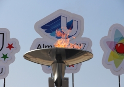 Технический аким несуществующего города зажёг огонь Универсиады в Алматы