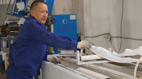 Южно-Казахстанская компания производит пластиковые уголки для отделки сроком службы 50 лет