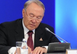 Нурсултан Назарбаев освободил от должностей двух заместителей министра обороны