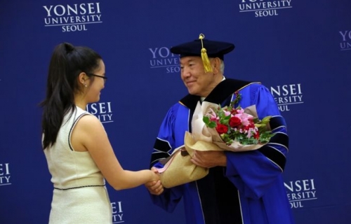 Нурсултану Назарбаеву присвоено звание почетного доктора Енсейского университета