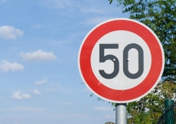 Снизить скоростной режим в городах до 50 км/ч предлагают в Казахстане