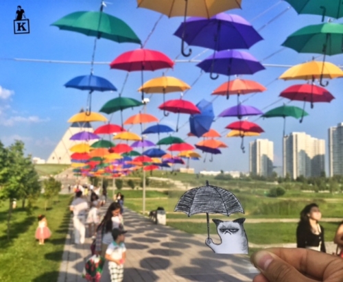 Художник-самоучка завлекает иностранцев в Казахстан оригинальным способом