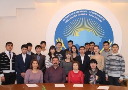Взрослые и дети в СКО сели за сочинения на казахском языке в честь Дня независимости