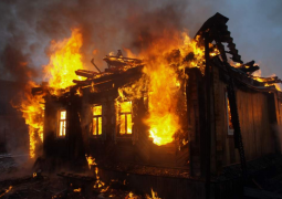В результате пожара в частном доме в Павлодарской области погибли двое детей