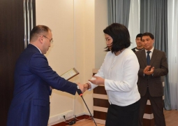 Даурен Абаев вручил грамоты сотрудникам госкорпорации «Правительство для граждан»  
