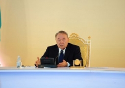 Нурсултан Назарбаев в Атырау встретился с представителями нефтяной отрасли