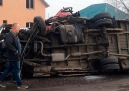 В Алматинской области в жутком массовом ДТП  погиб водитель маршрутки (ВИДЕО)