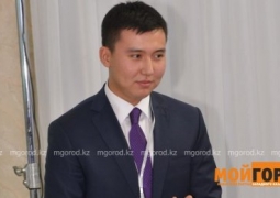 Нурсултан Назарбаев встретил мальчика, которого помазал нефтью 16 лет назад в Атырау