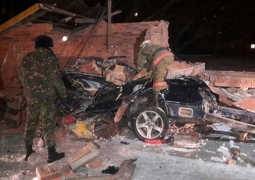 В Степногорске водитель внедорожника врезался в остановку и погиб (ВИДЕО)